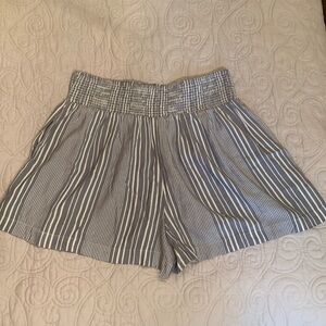 Womens American Eagle Striped shorts SZ Medium
